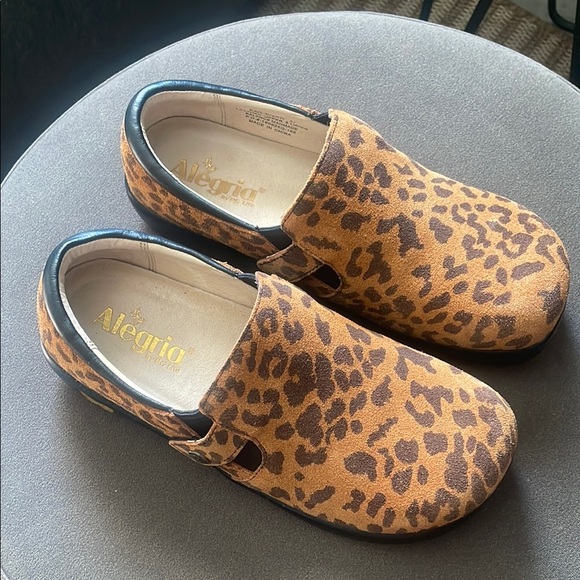 Alegria Women's Kara Leopard Clogs euro 37/6.5 - Picture 1 of 10